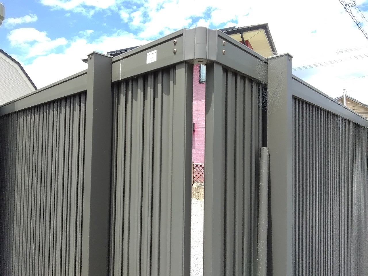 雹被害　フェンス　ポール